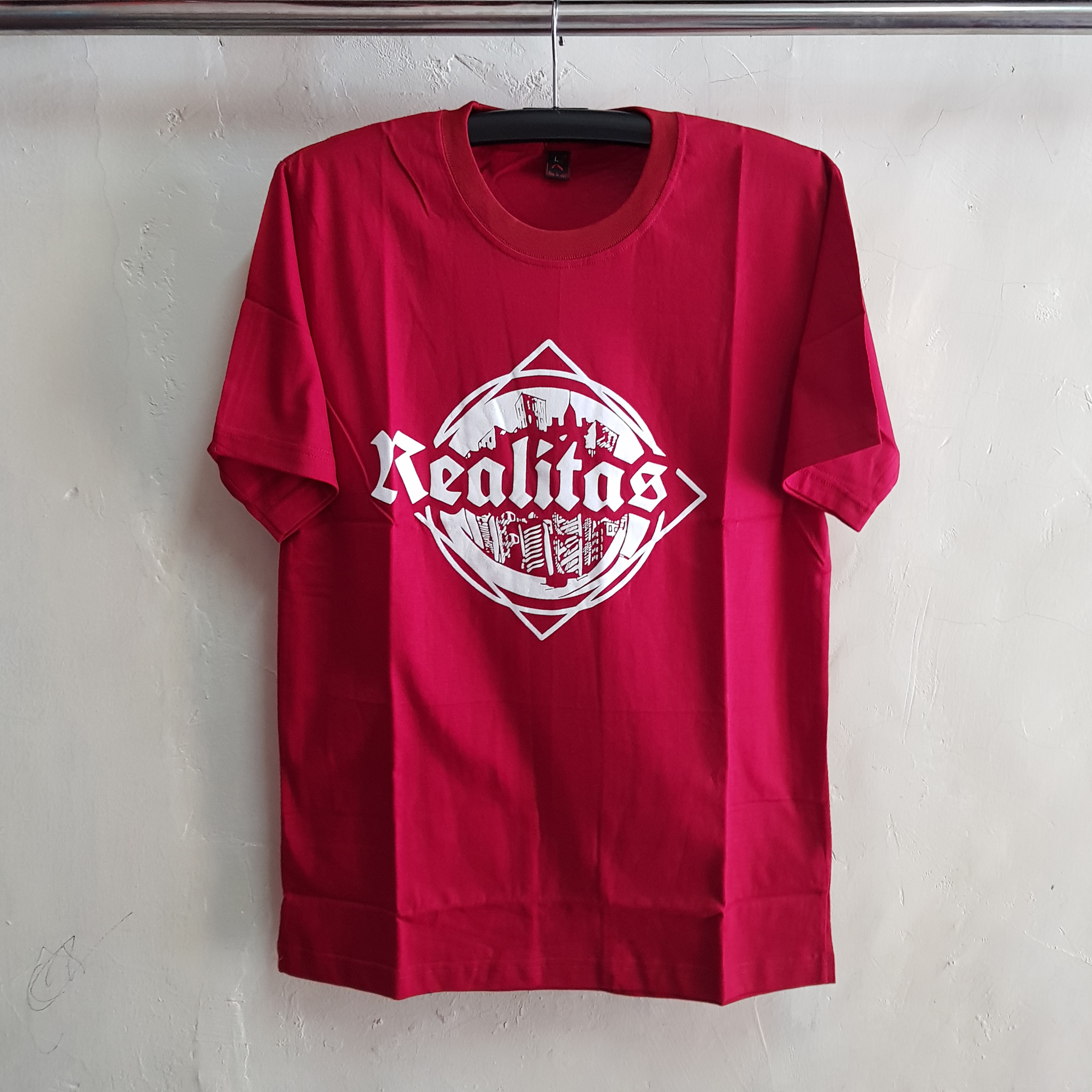 Seragam Kaos Kelas, Realitas 1510