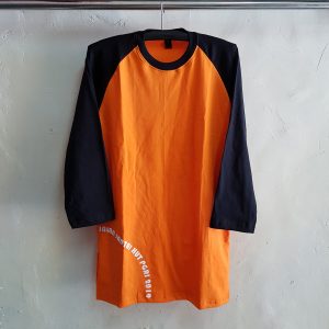 Kaos O-Neck dan Celana Training Diadora