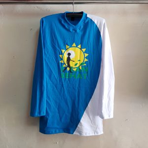 Kaos V-Neck dan Celana Training Diadora